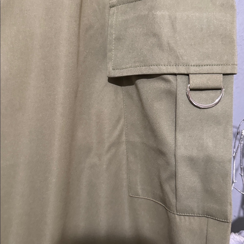 PrettyLittleThing Shape Olive Utility Cargo Pants Wide Leg Streetwear - Picture 5 of 8